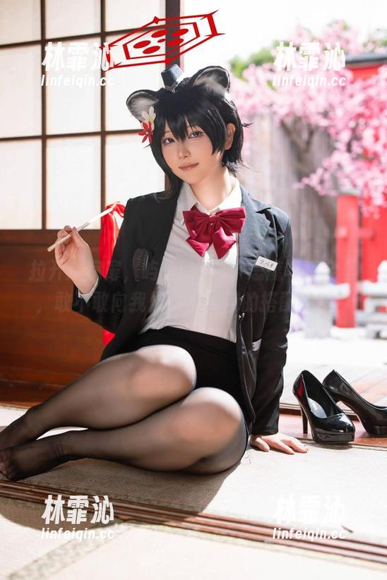 拉开这扇扉，屿鱼的3月小恶魔写真全集，敢不敢向我展示点实用的搭配秘笈？