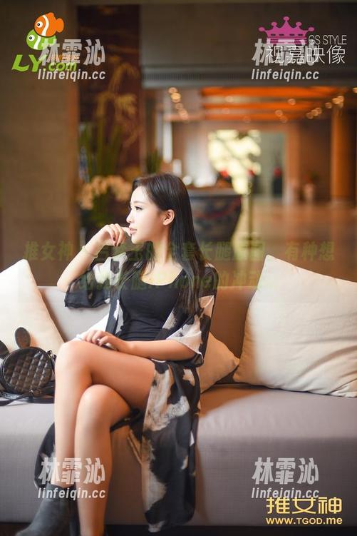 推女神 - 吕梦玉的全套长腿原图，有种想给我长腿IPhone的冲动...