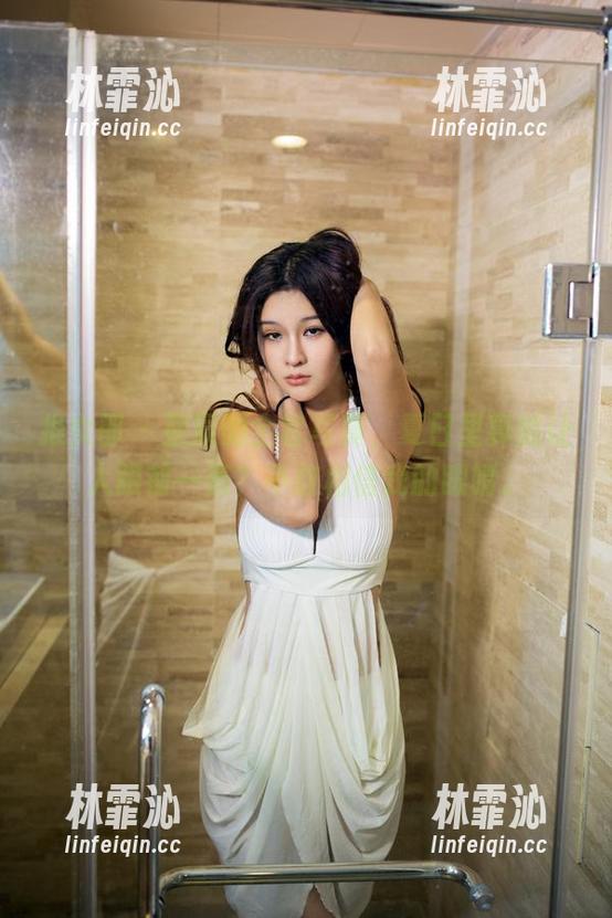推女郎 - 星辰的全套写真，夏日里真能让人眼前一亮？不敢相信我的眼睛。