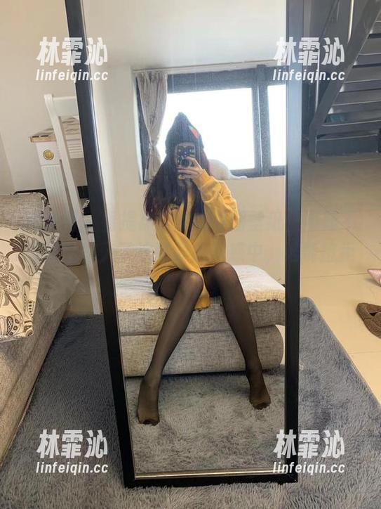 微密圈 - 看提袜少女的美图壁纸，不知不觉间就陷入了这精致的诱惑中，谁能抗拒？