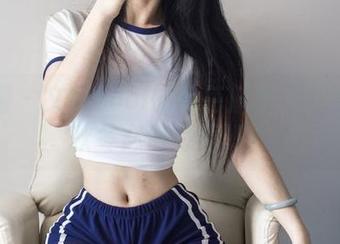 微密圈 – 文茜cool的黑色魅惑：下载你的秋冬必备写真吧！