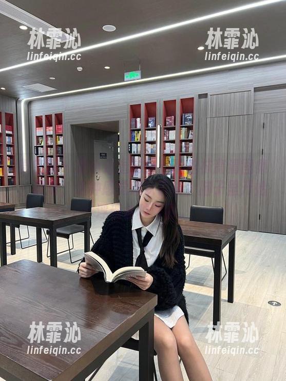 微密圈 - 是小逗逗的蕾丝黑丝袜高清图集，哎呀，这种感觉难以言喻，脑子里开始浮现各种画面。
