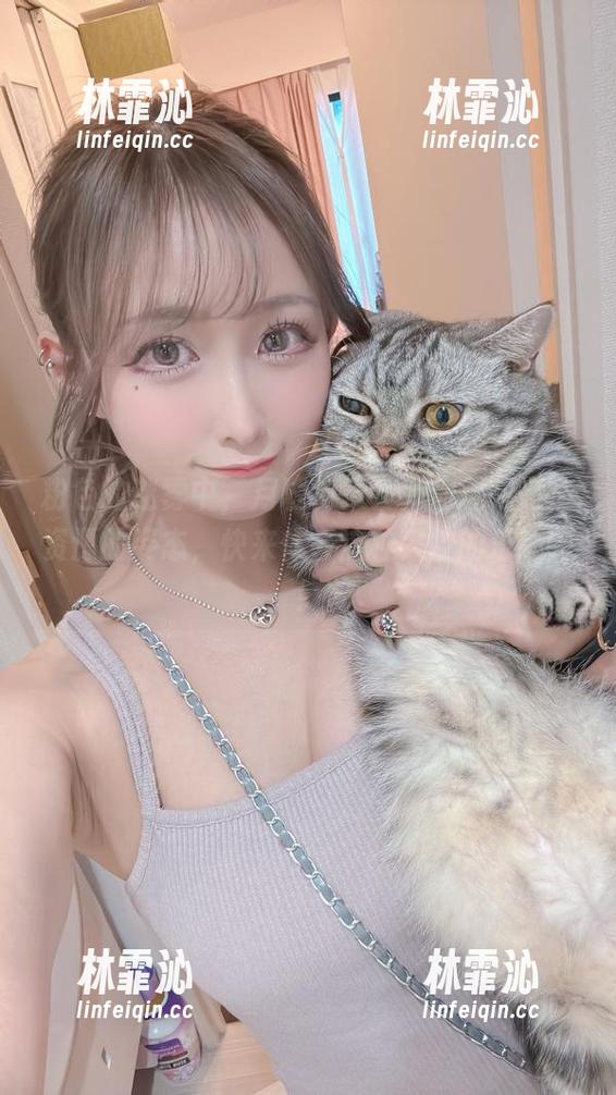 粉色的迷雾中，月城委员会为你揭晓高清资源的姿态，快来体会这种失控的乐趣吧！