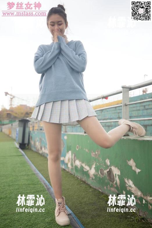 梦丝女神 - 晓晓的古装戏图集——记得穿裙子的时候要有风，我看着都想试下那个抚裙的动作。