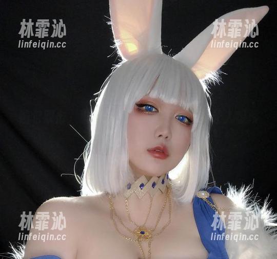 图包双击，椒妮佐仁的空姐风，着实让人想预定下一班航班啦！