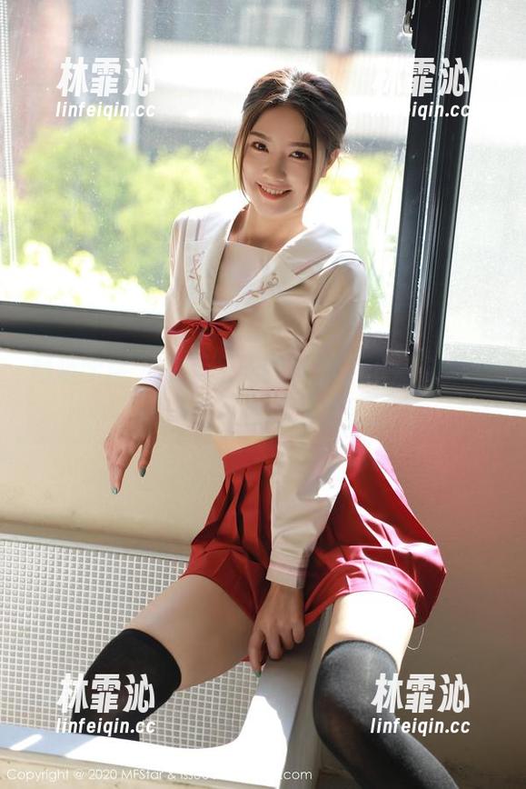 模范学院 - 在无圣光的映照下，果儿Victoria的夏日作品呈现。
