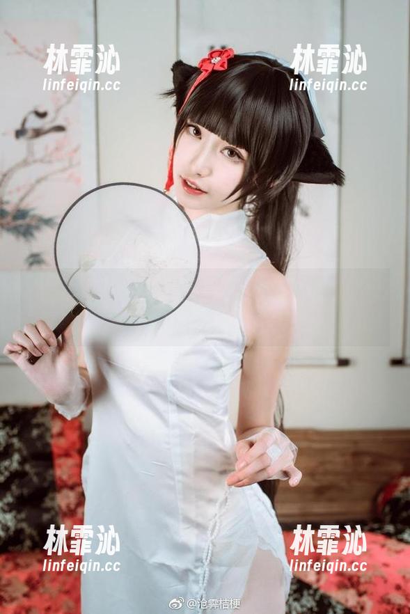 沧霁桔梗的黑太子图包，分享美照的同时悄悄翻了个身！