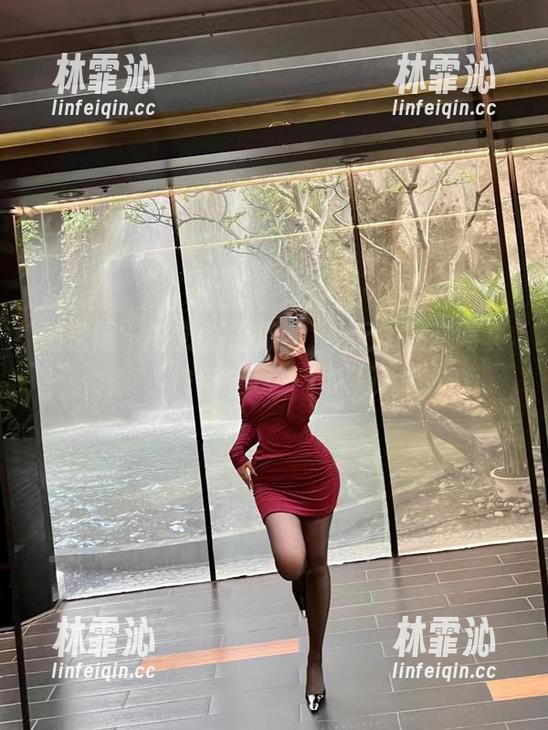 微密圈 - 在野湖上做梦，洁己u精选写真集，快别让我一个人尬聊！