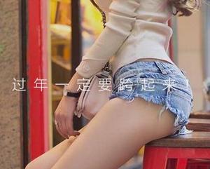 爱尤物 – 小妮妮的高清写真，让人心动的不是画面，是那种无处不在的气氛。