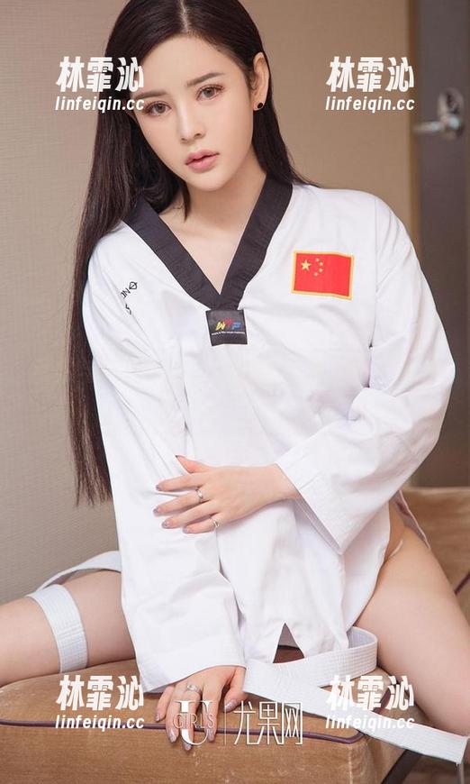 私拍与幻想情人，谁能抗拒爱尤物的魔力？