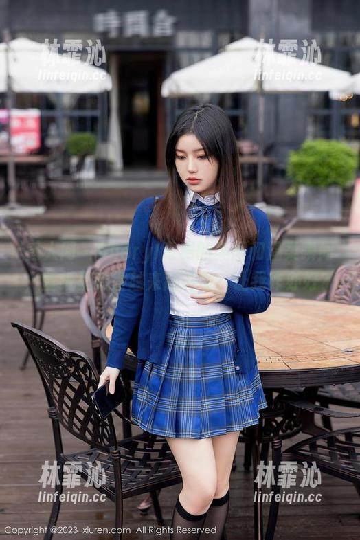 秀人网 - Cheryl青树的美图和温柔瞬间，壁纸里藏得越来越厉害，让我咋办好？