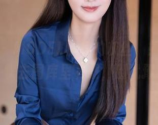 秀人网 – MODEL伊若的灰丝，如此诱惑，快去图库里下载，别犹豫！