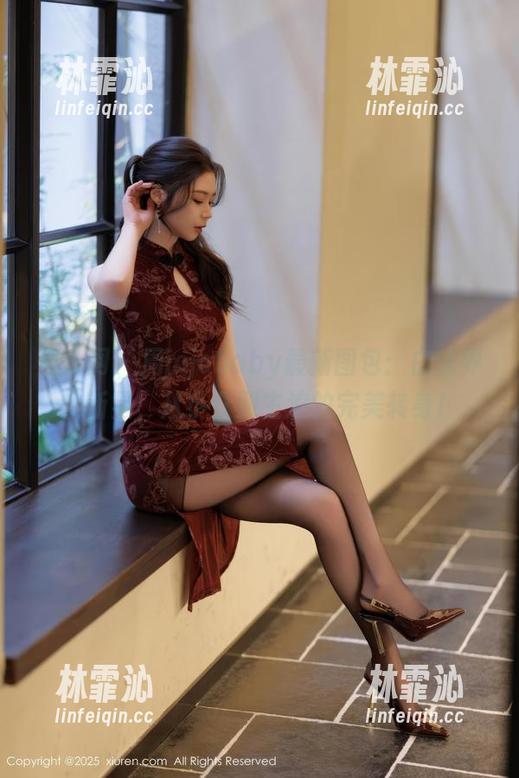 秀人网-周jojobaby 秀人网 - 周jojobaby最新图包:白丝界的新星,从小众到主流的完美转身!