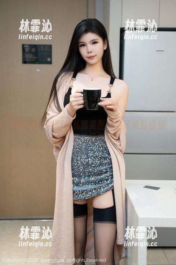 秀人网 - 岑雨桥私房美图：穿蕾丝就像穿上了快乐的符咒！