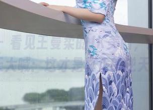 秀人网 – 看见王曼柔的JK美图，我只想对天大喊：这才是真正的逆天！