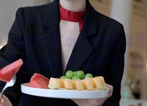 秀人网 – 看童千艺cara穿定制校服，图片里的青春有点不可思议
