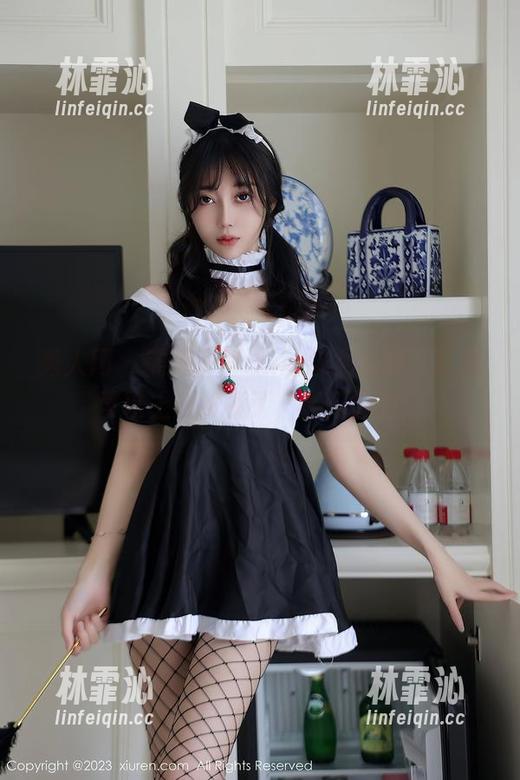 秀人网 - 糯美子Mini的修女套图，真是可以上天祈福了，亮闪闪的！