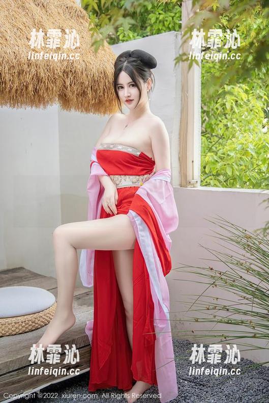 秀人网 - 艺轩和她的连衣裙，套图里似乎有种说不出口的默契