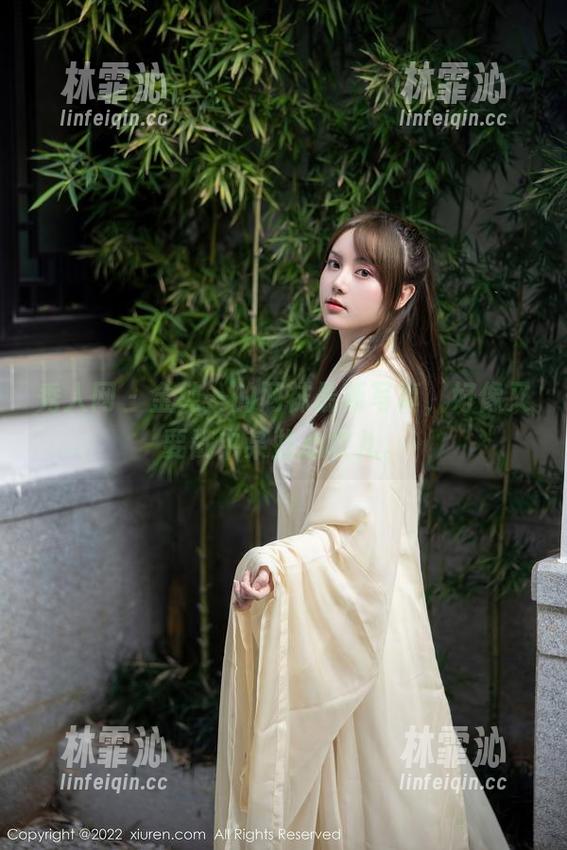 秀人网 - 金纯一的网袜最新写真，好像又要戳中某些心坎儿。