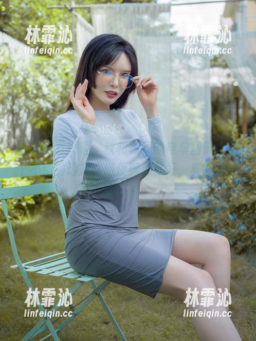 如果你有兴趣，秋和柯基的电车图册也是个不错的选择，随便翻翻就好，真的没啥稀奇的。
