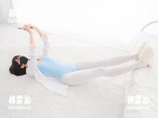 紧急企划-小恩 紧急企划 - 小恩私拍图集:厚白丝,求你别把我腿外包了