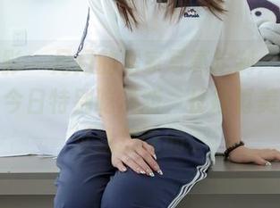 绮梦摄影 – 月月的居家写真定制：好的，不如说今日特别吃货版，长得再美也抵不过我想吃的。