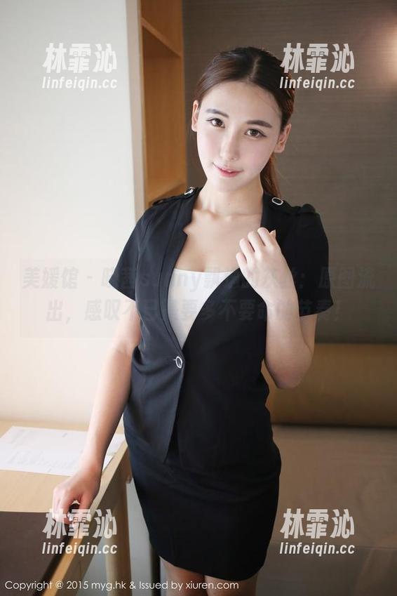 美媛馆 - 晓茜sunny飘逸的灰丝：原图流出，感叹不已是要多不要命的节奏！