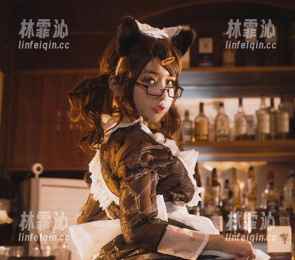 谁说黑色不入时？芊川一笑MNK的2B黑花嫁美图，让我对婚纱有了新见解，猛戳“喜欢”！