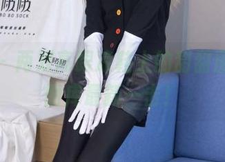 袜啵啵 – 两双高跟凉鞋上的甜甜圈涂鸦，图库最新一击！