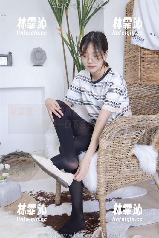 袜啵啵 - 每一张甜甜圈的厚肉丝美图，都像是一口下去的罪恶！