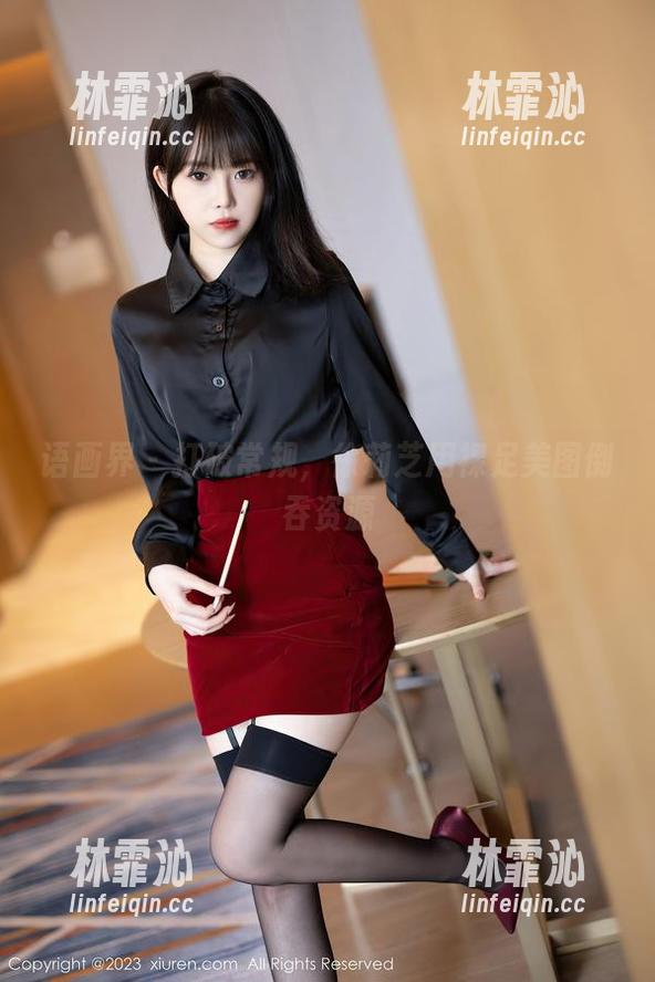 语画界 - 打破常规，徐莉芝用裸足美图倒吞资源