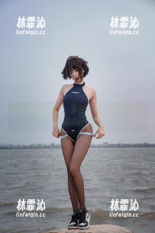 如果和服会说话，那轴里一定是轩萧学姐的插科打诨。