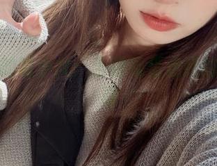 闪月半的喵少女:当猫咪借走我的自拍神器
