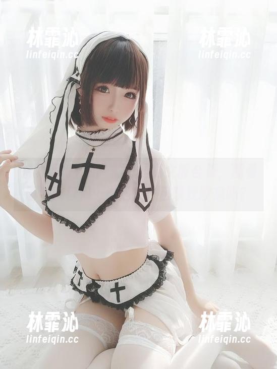 拼命期待香川澪的白丝兔女郎合集，翻看时我胸口闷…这是兔子召唤我股息吗？