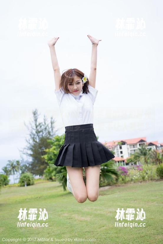 魅妍社 - 美昕Yumi与水手服的私拍时光，图片像是流动的梦，怎能不让人着迷？