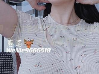 微密圈 – 在这油亮的作品中，鹿瑶的神态好像在说，谁说油腻不能好？